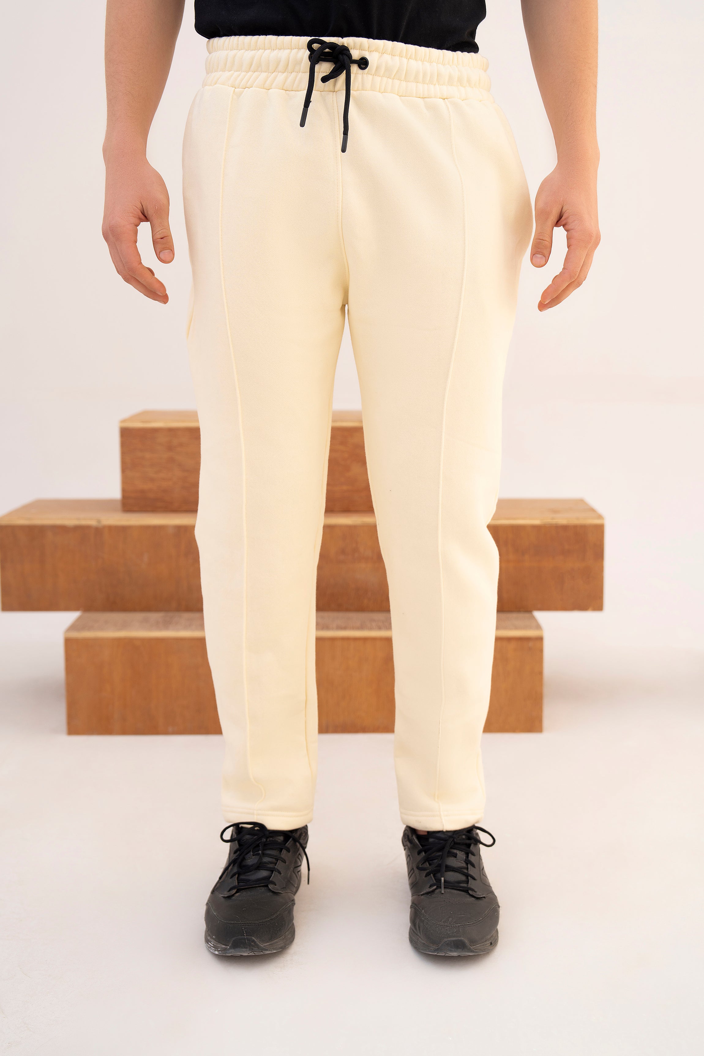 CREAM - PLEATED STRAIGTH TROUSER