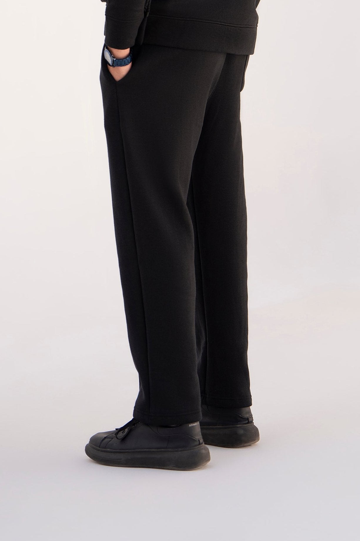 BLACK - PLEATED STRAIGTH TROUSER