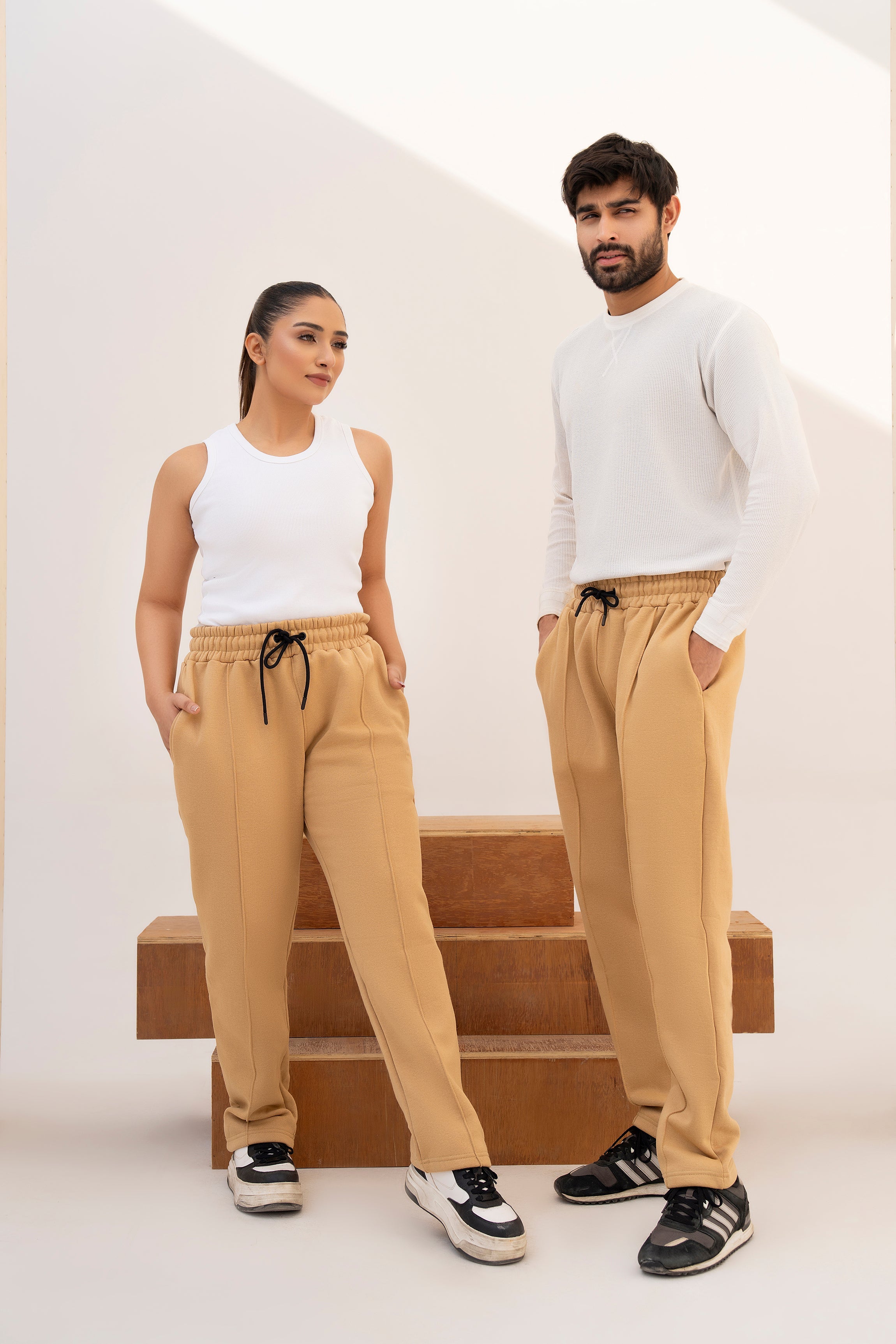 BEIGE - PLEATED STRAIGTH TROUSER