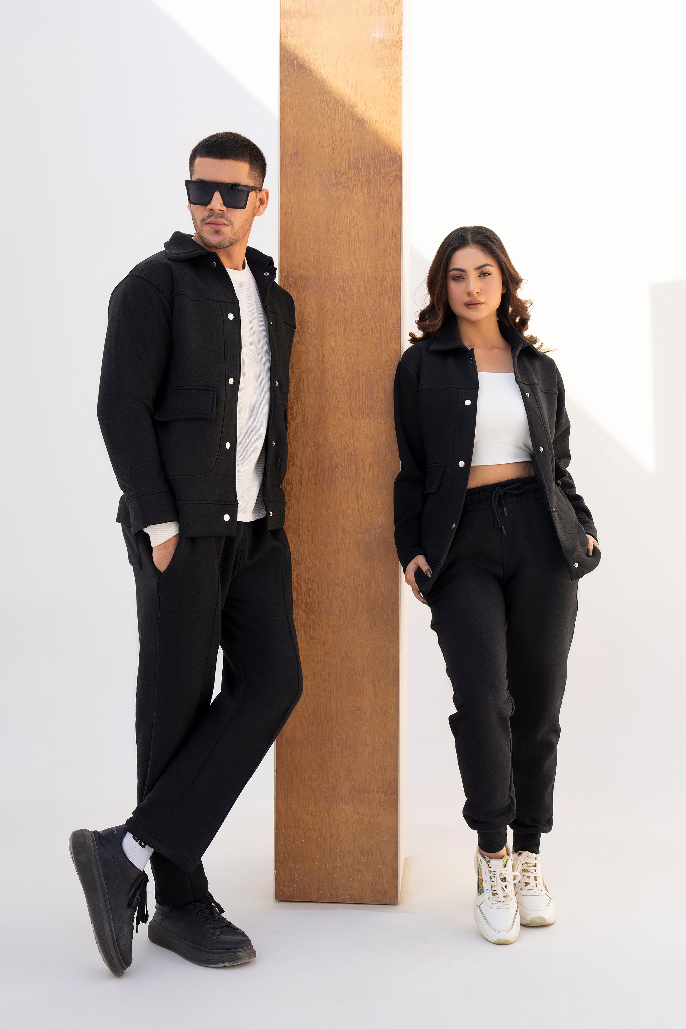 BLACK - PLEATED STRAIGTH TROUSER