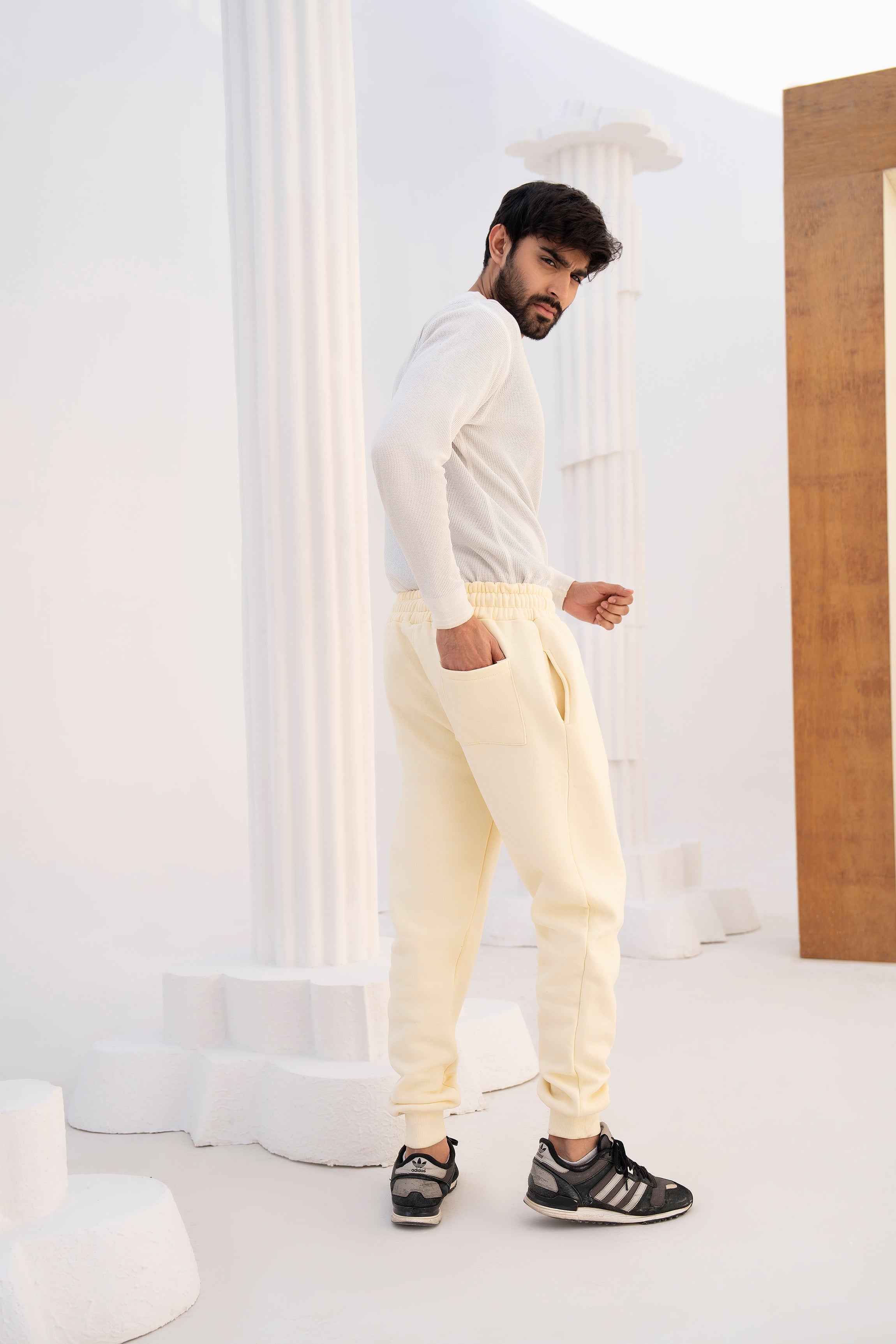 CREAM JOGGER PANT