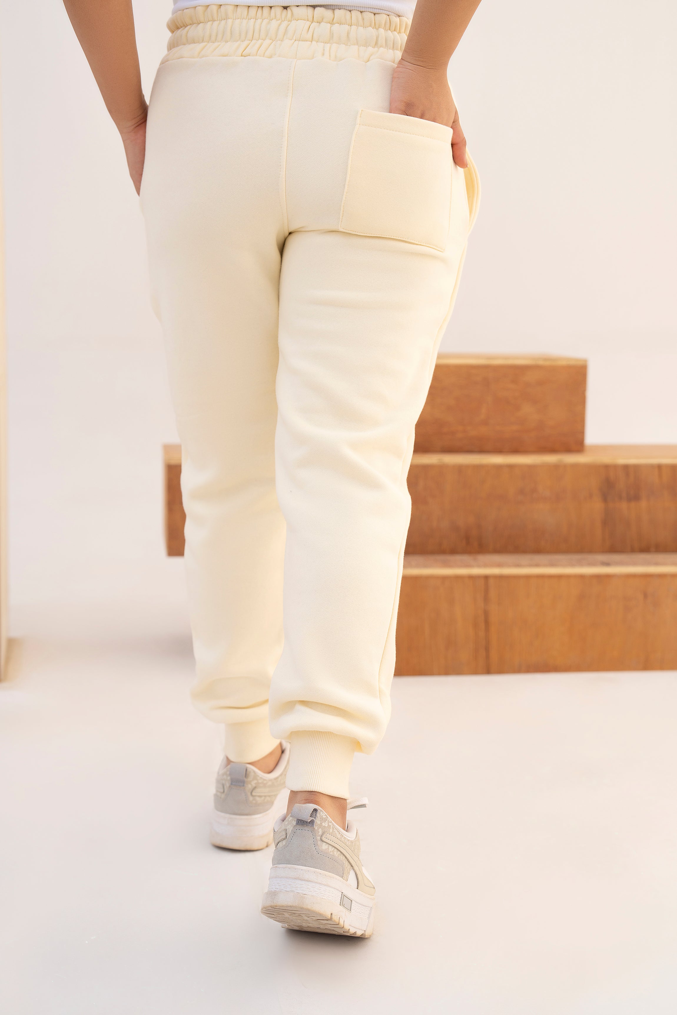 CREAM JOGGER PANT