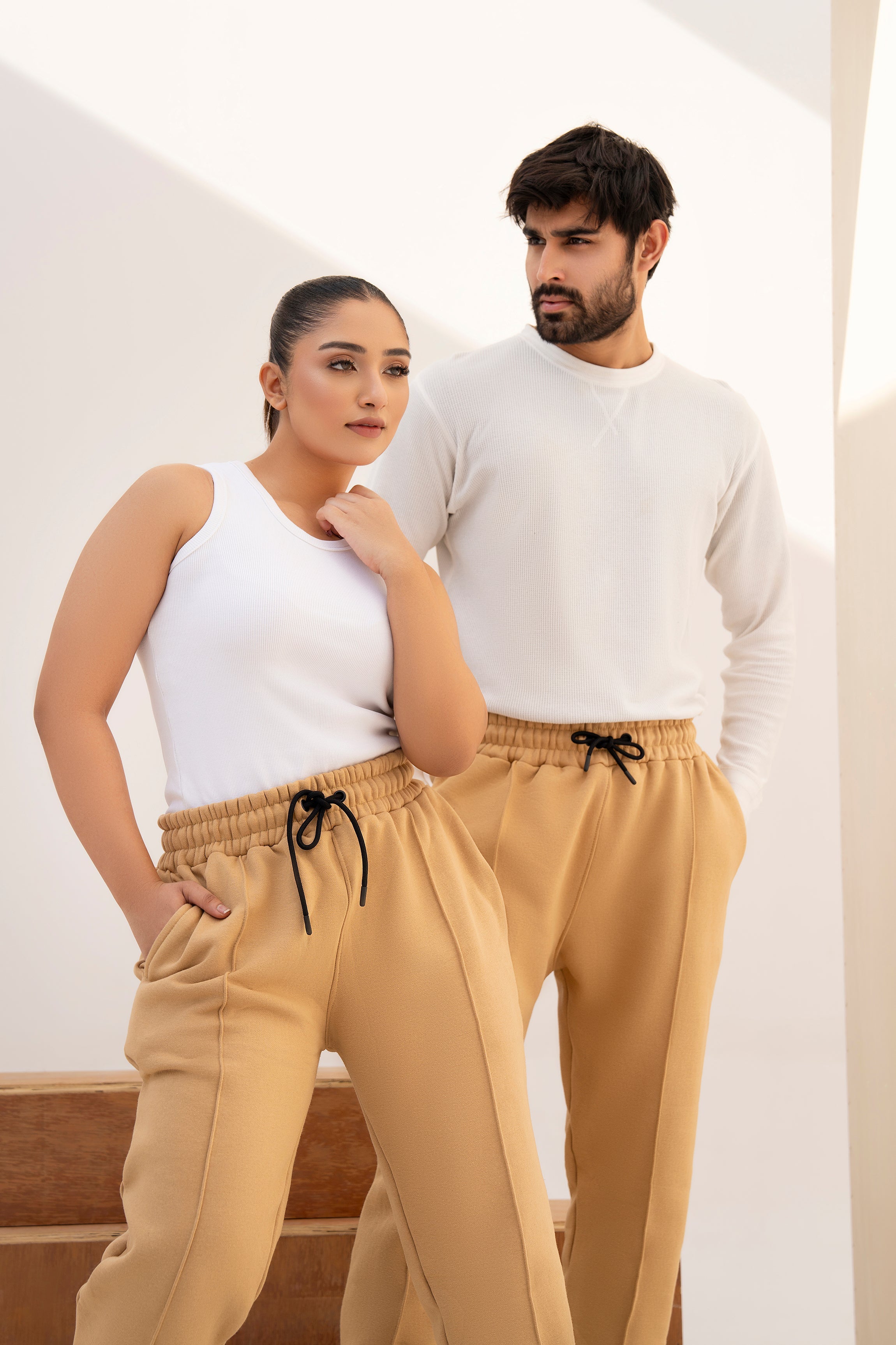 BEIGE - PLEATED STRAIGTH TROUSER